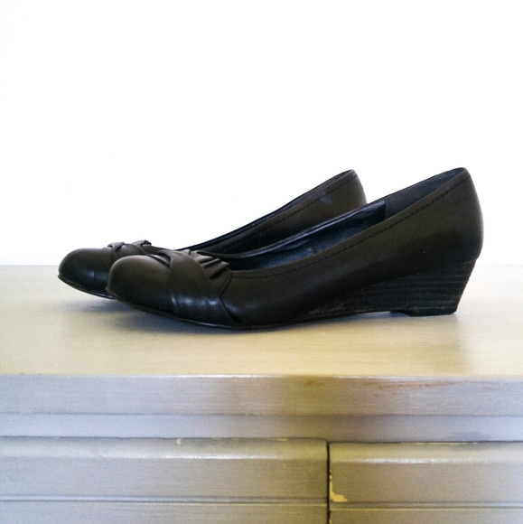 Black Wedge Shoes | Low Heel - Picture 4 of 6